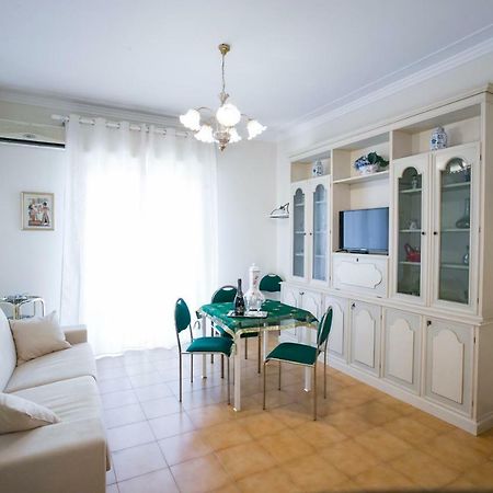 A Casa Di Rossella Apartment คาตาเนีย ภายนอก รูปภาพ