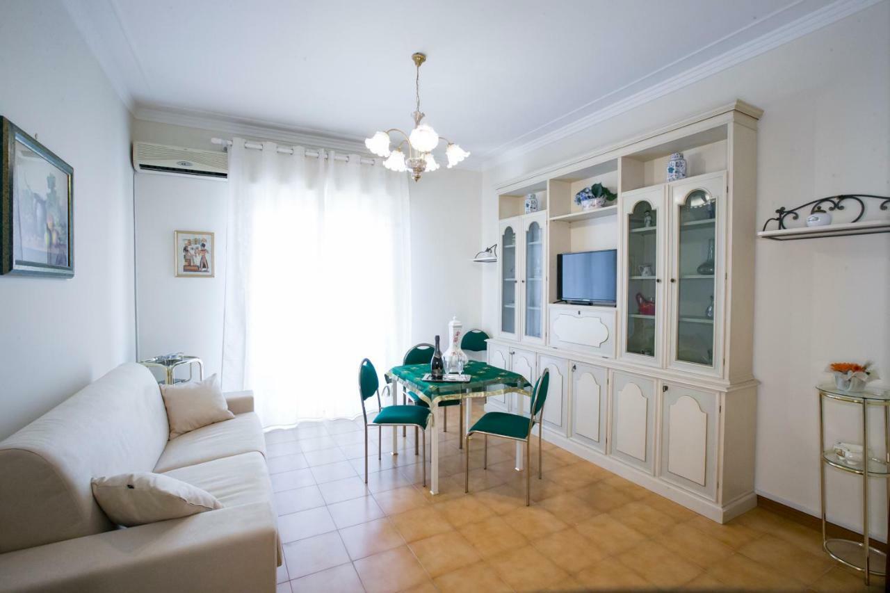 A Casa Di Rossella Apartment คาตาเนีย ภายนอก รูปภาพ