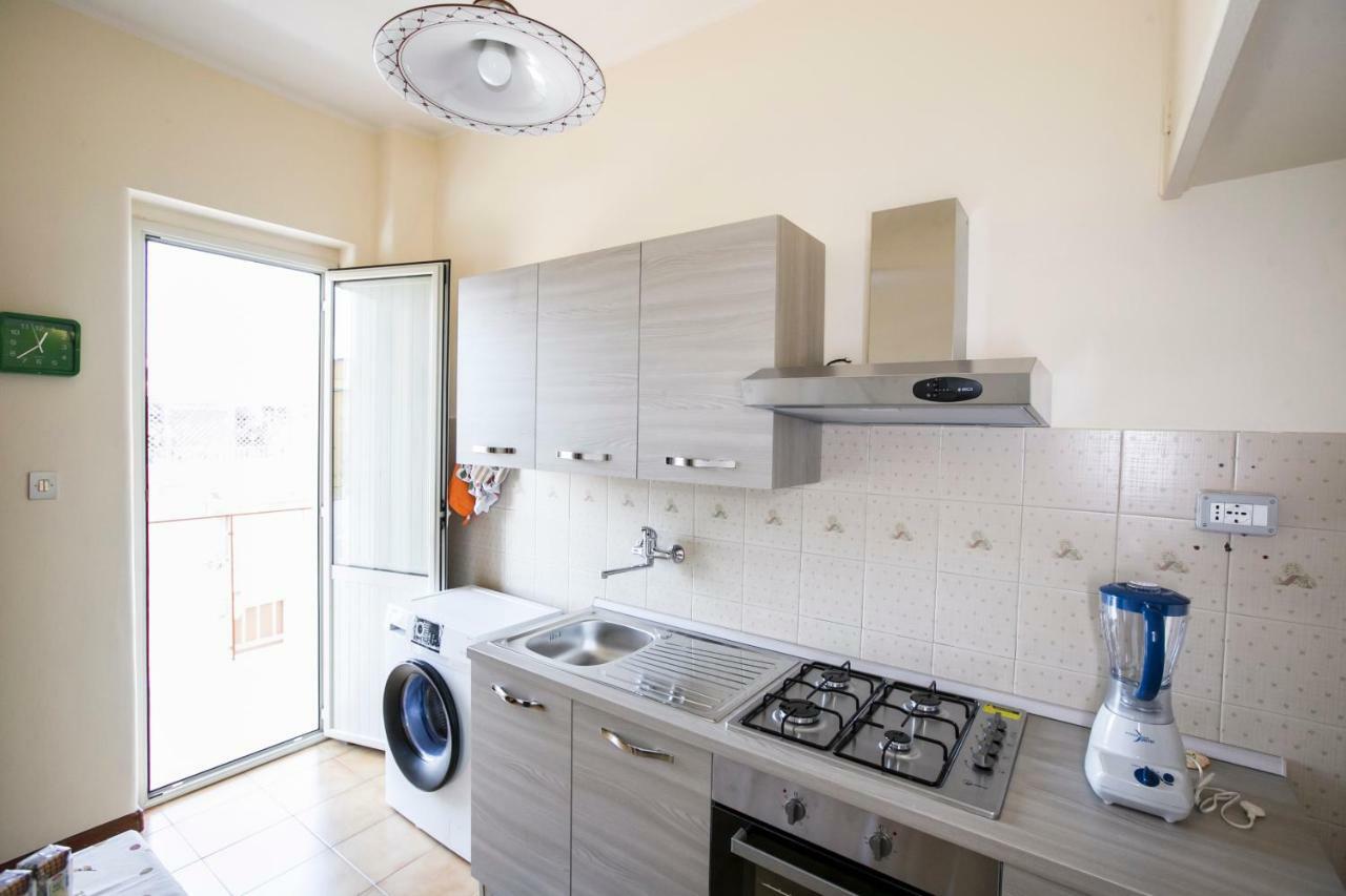 A Casa Di Rossella Apartment คาตาเนีย ภายนอก รูปภาพ