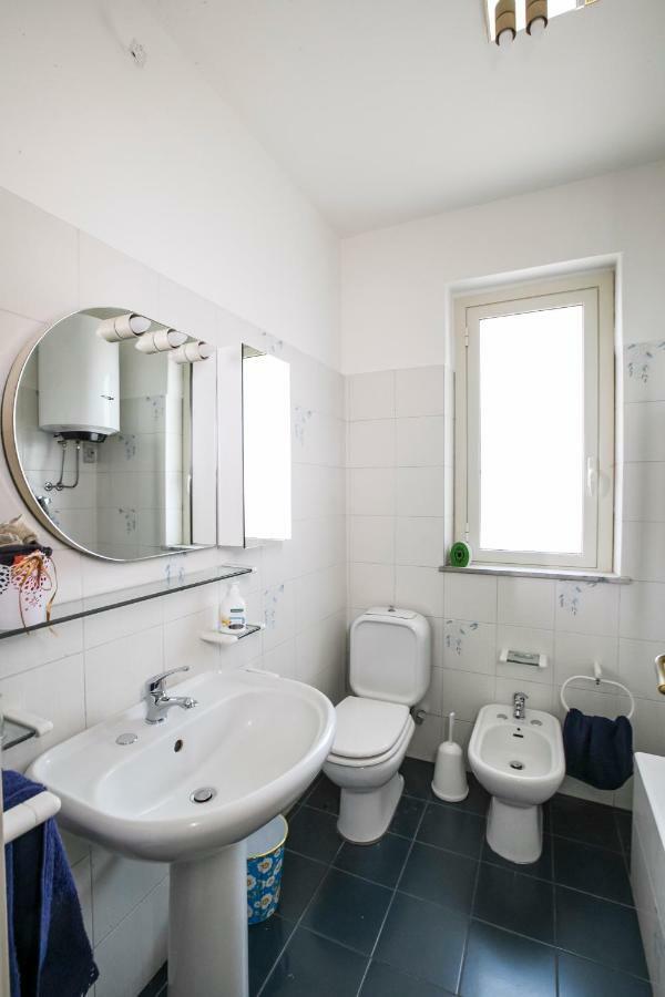 A Casa Di Rossella Apartment คาตาเนีย ภายนอก รูปภาพ