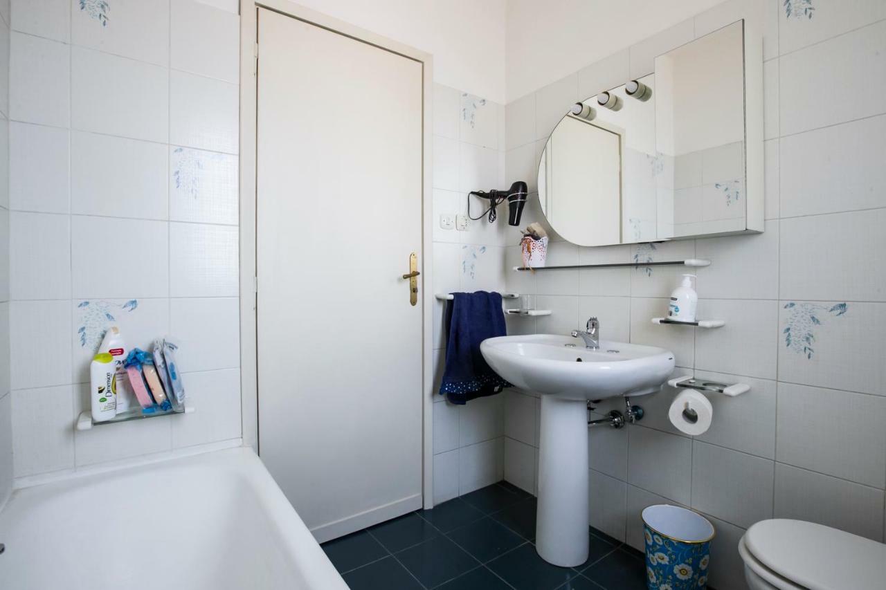 A Casa Di Rossella Apartment คาตาเนีย ภายนอก รูปภาพ
